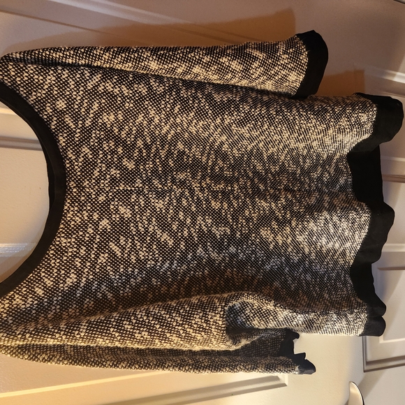 LOFT Black and White Sweater - Picture 3 of 3